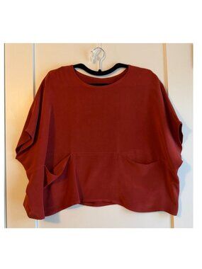 Jamie And The Jones The Pocket Box Top in Silk Crepe Poppy